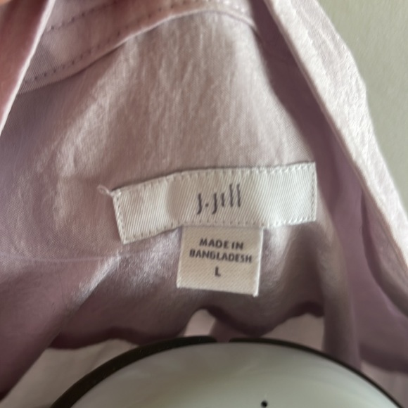 J. Jill Lavender Boat Neck Detail Cotton Linen Blend Button Shirt gently used - Picture 2 of 3